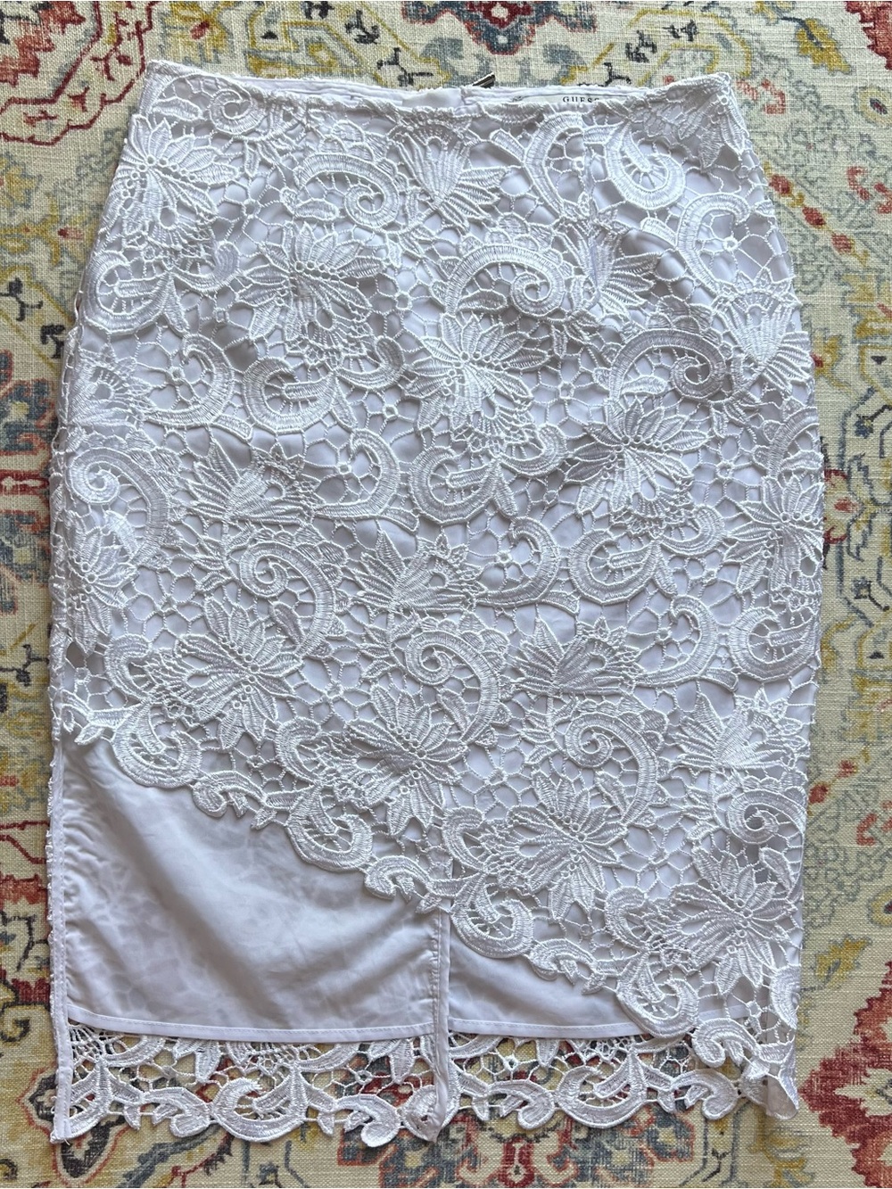 GUESS White Crochet Lace Pencil Skirt Scalloped Hem Bodycon Sz 2 XS